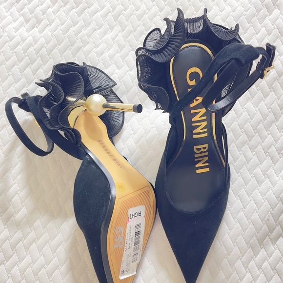 Gianni Bini Black Heels with Elegant Design - Picture 2 of 7